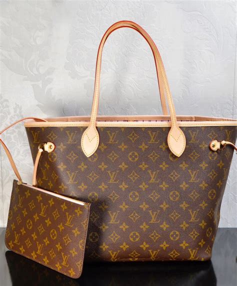 Louis Vuitton Neverfull pink lining